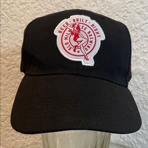 ⭐️NWOT Old Milwaukee Brewing Black SnapBack Baseball Cap with Retro Patch Logo
